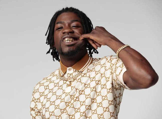 keep6ixsolid's tweet photo. Offset is going viral for getting into a fight with French rapper Gazo in Paris that led to a lady being hurt.

Ladies please stay away when men get into it you're only making it worse I promise. https://t.co/J0Ms53RuAG