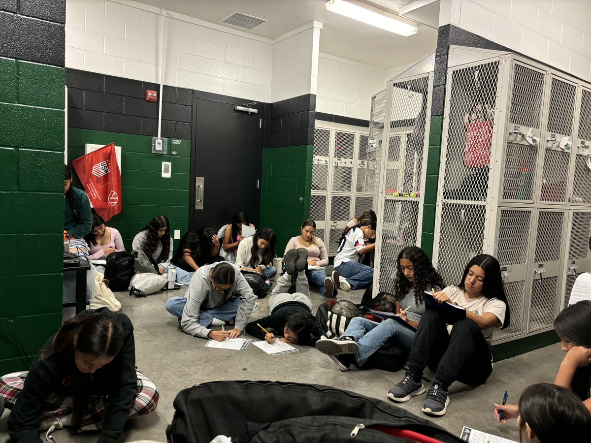 ConnallyGSOC's tweet photo. On Thursdays we #respectourselves with The Texas Way. ⚽️⚽️⚽️
#mackeyspeaks #1stpillar #thetexasway 
@PfISDAthletics @PfISD_AD @chsVBdigdeep @Connally96 @CougsWrestling @BballCougar @PfConnallyGBB @PfConnallyBSB https://t.co/VjZsU2hSUM