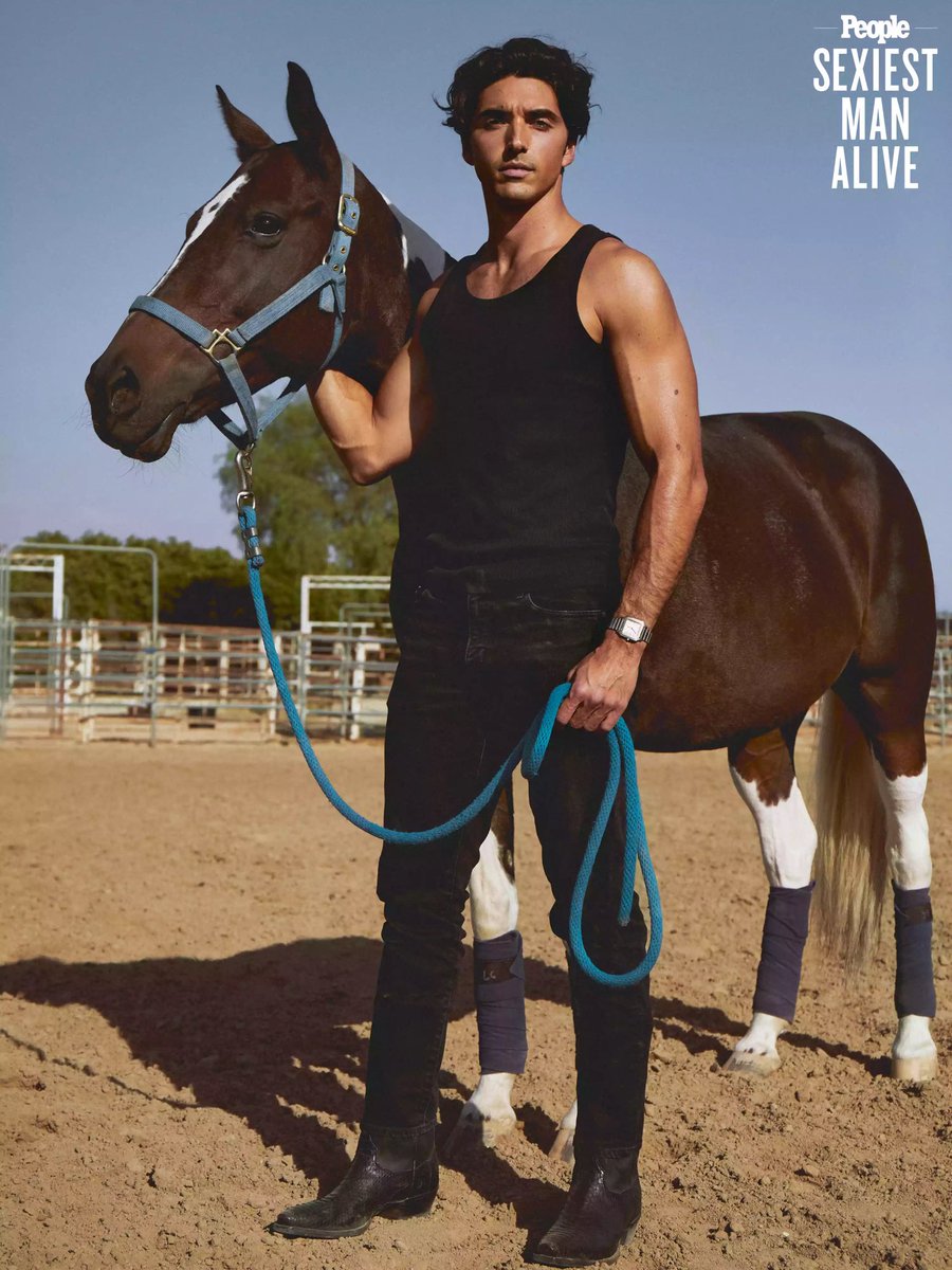 Taylor Zakhar Perez for the 2024 PEOPLE Sexiest Man Alive issue

📸: Isaac Anthony