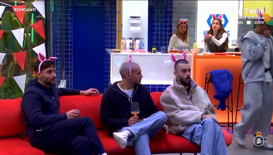 Maica, a Edi: "Lo que para ti puede ser una tontería para otra gente puede ser un mundo. No cuestiones las emociones de la gente"

🔁 Toda la razón, Maica
❤️ Pues yo estoy con Edi

#GHGala11 #GH14N