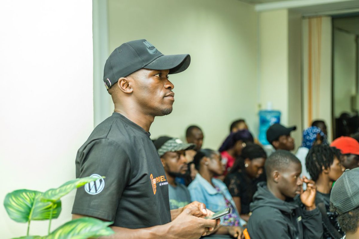 slugada's tweet photo. Let’s move beyond just building beautiful apps. The real value lies in finding clients who not only use your product but are also willing to pay for it - @Nickle_las with @ATCommunityKla and @Africastalking
#BuildWithAT #WeLoveNerds #ATDevsUG | @m_k_global https://t.co/sbbNkyWsUG