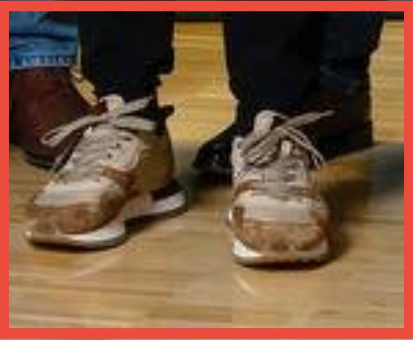 U71pb's tweet image. Was ist mit den Schuhen von #Weidel passiert?

Ich möchte von der #noAdD nichts mehr bezüglich unangemessener Kleidung von Politikern hören …