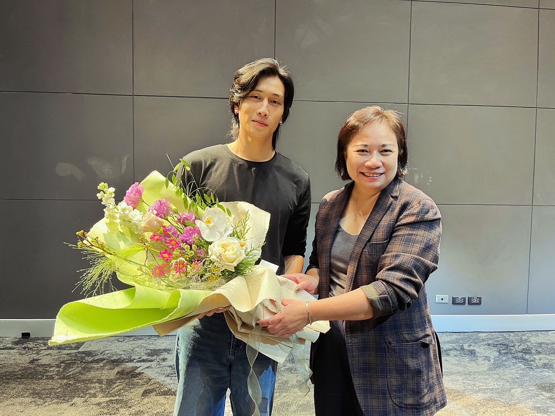 jefflovelim's tweet photo. ningbhanbhassa IG update 🖤
——
Actor Talk with Bible Wichapas Sumettikul @biblesumett
"We had the incredible opportunity to host a special Actor Talk event featuring the talented Bible Wichapas Sumettikul! ++
#BibleWichapas #bsumone
#ActorTalk
@biblesumett https://t.co/HwAf3vPXdG
