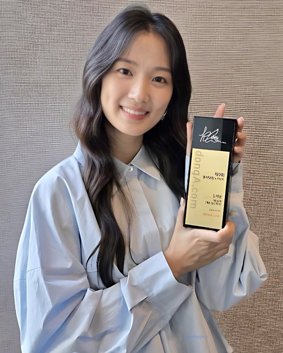 woohyepics_'s tweet photo. #KimHyeYoon #김혜윤

Hyeyoon was chosen as https://t.co/IvamXbtdlr’s pick this year 💛💛 (she looks soooo pretty 🥹🥹🌸) https://t.co/cYqJ2NJXKV