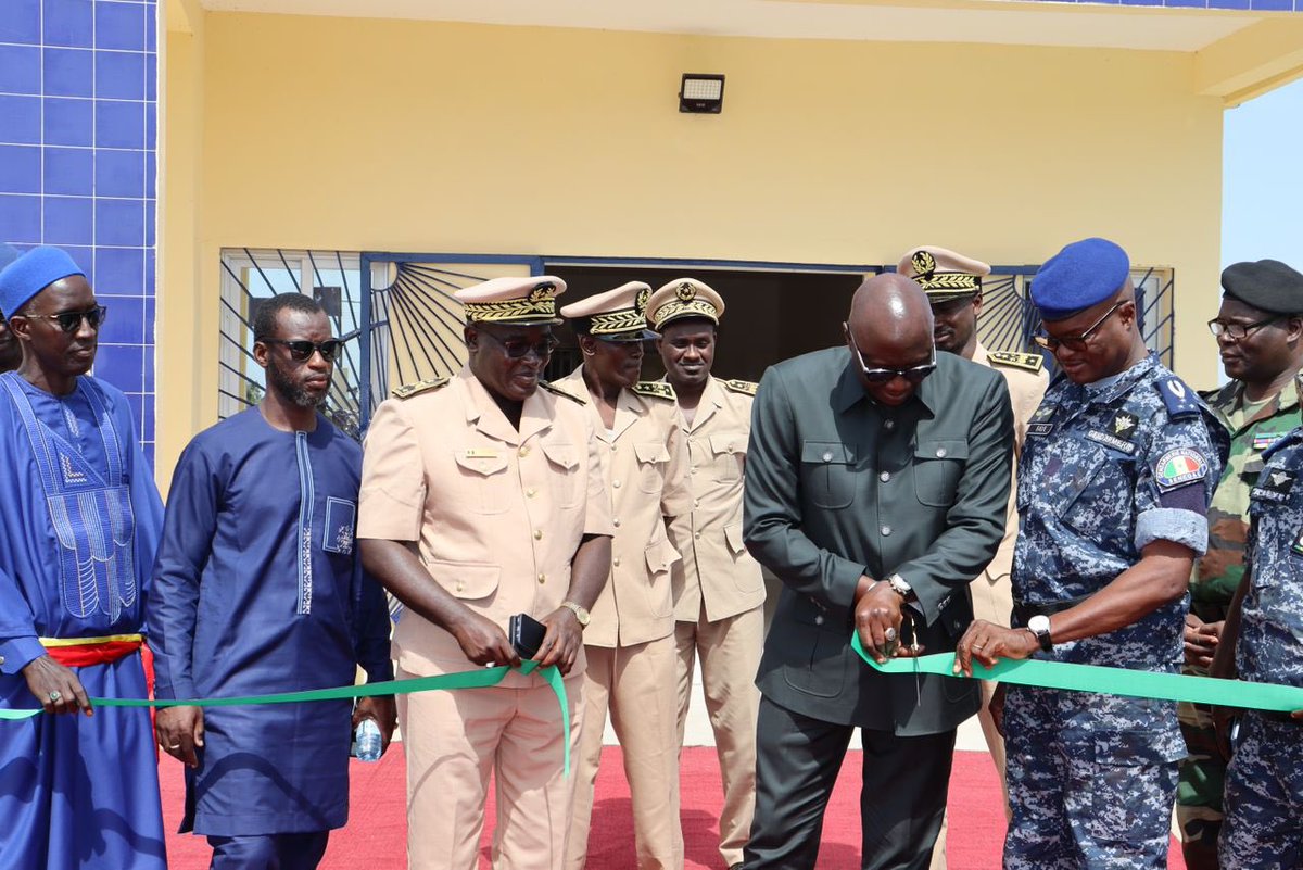 🚨👨🏿‍✈️🚔 cérémonies d’inauguration de la brigade territoriale de Koungeul et de la brigade de proximité de Nganda (Kaffrine) ce jeudi 14 novembre 2024.
Elles ont été présidées par le Général (2s) Birame DIOP, MFA et le Général de Division Martin FAYE HCG.