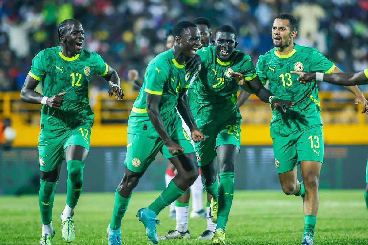 13footballC's tweet photo. La joie de l'équipe après le but d’Diarra Diarra 📸🇸🇳
#BFASEN #AFCON2025Q https://t.co/saLMMKeAYu