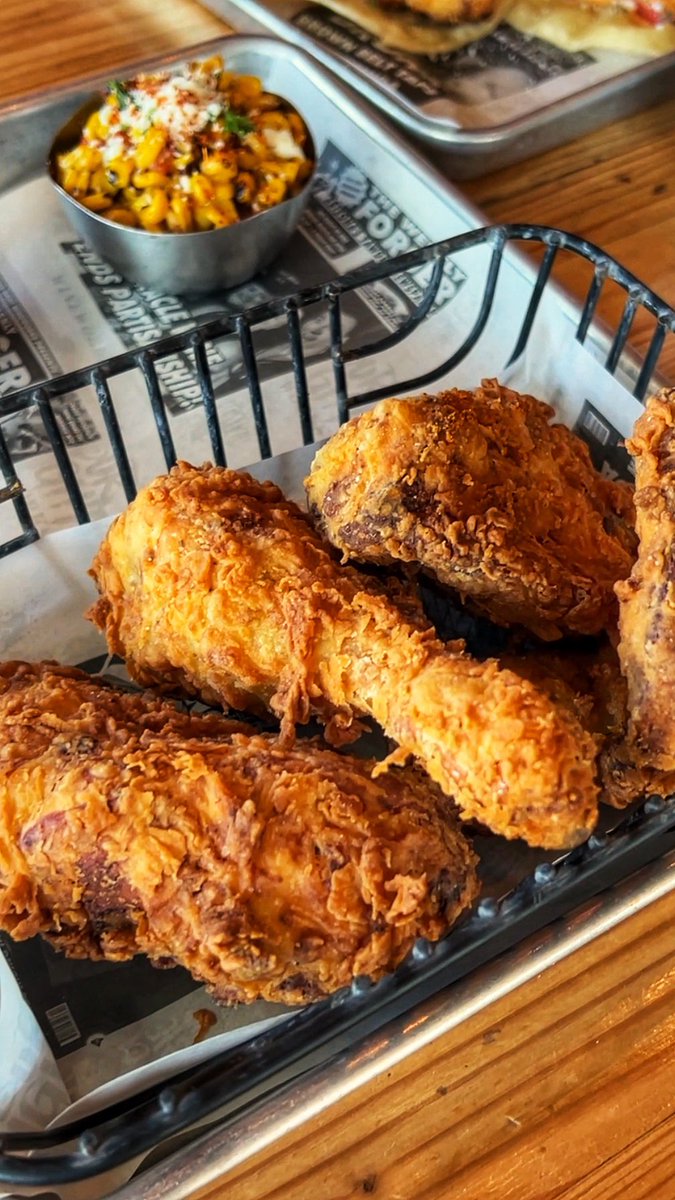 Four8Wineworks's tweet image. Four 8 Fried Chicken &amp;amp; Bubbles in Old Town Cottonwood, AZ. Serving up mouthwatering fried chicken &amp;amp; sides with a Southwestern twist paired with AZ sparkling meads, wines and ciders.