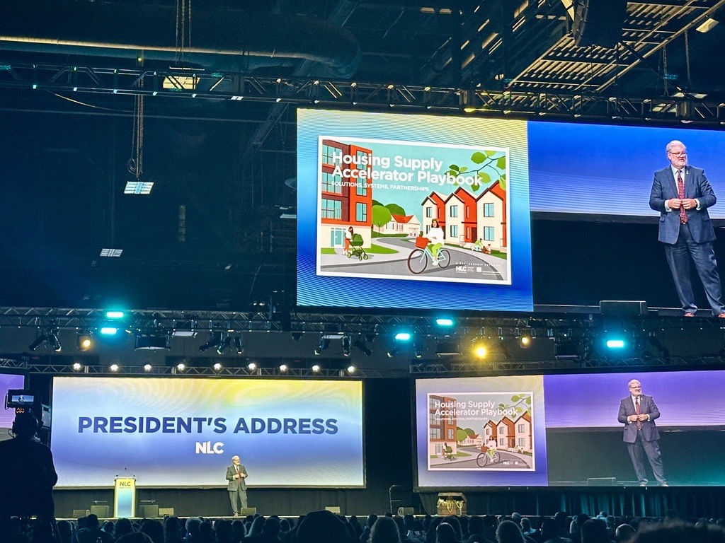 Emily Pasi tweet media