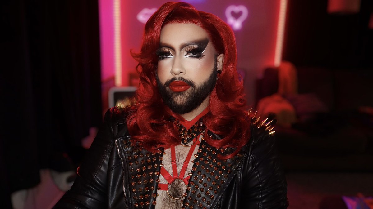 Last night 100/10 ♥️ I can’t think of a better way to have celebrated my birthday. Hanging out with a group of icons who I love &amp;look up to was a dream. I’m so grateful. Also all the love that poured in through chat &amp;the bday card had me sobbing after stream 😩♥️ Thank you ✨