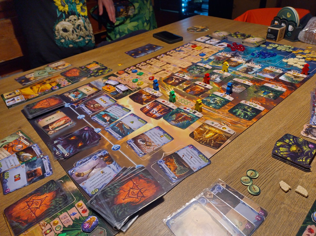 kuba_lib's tweet photo. #BoardGames #ČtvrtečníHraní #LostRuinsOfArnak @czechgames https://t.co/boFfOohLrC