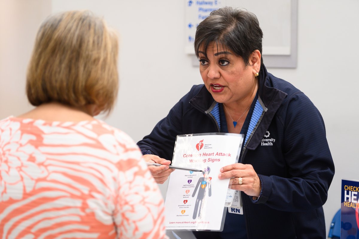 UnivHealthSA's tweet image. It&apos;s #WorldDiabetesDay. Thanks to @HEB&apos;s generous donation to our @UHFoundation, our health fair participants were also able to walk away with a voucher for a free Thanksgiving turkey! 

Learn more about how we’re #ThinkingBeyond with our #diabetes care: universityhealth.com/diabetes.