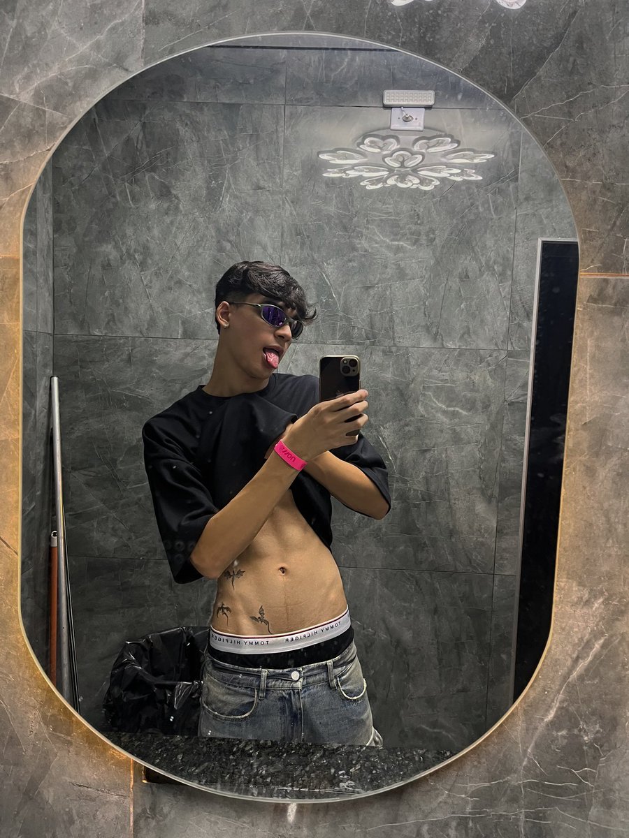 reeis_lh's tweet photo. deixaria eu gozar na boca? 🫦

mais de 70 conteúdos com 20% off acesse: https://t.co/jd9snEAoOd 🔞

(full content of the young guy enjoying) https://t.co/Xqk6GF8BwM