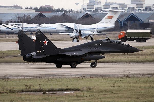 Juanjosedesign's tweet photo. Branquias de un #MIG29
https://t.co/kN9IFyBAy2
Un avión innovador creado por la oficina de diseño Mikoyán y Gurévich. https://t.co/mLpXMMHLp9 https://t.co/YG92TcGFFI