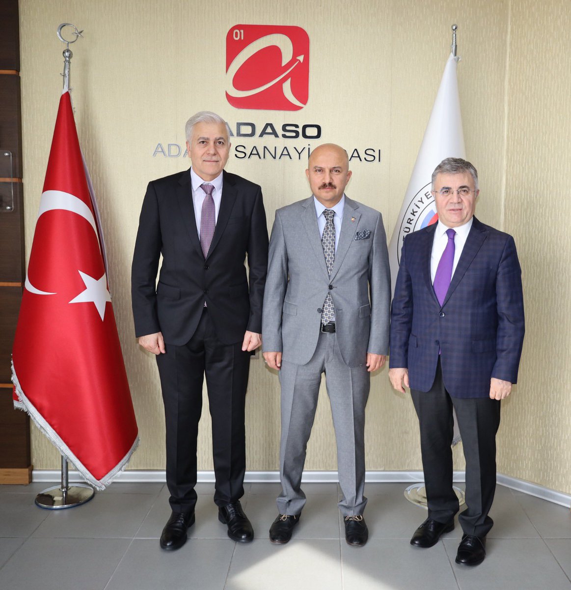 ATMB Başkanı Vehbi Keleş ile Genel Sekreter Mustafa Köker, Adana Sanayi Odası ile Model Fabrika Ve Yenilik Merkezi’ni ziyaret ederek, ADASO Genel Sekreteri Sayın Veli Oğuz ile çok verimli bir görüşme gerçekleştirdi.

<a href="/VehbiKeles/">Vehbi Keles</a> <a href="/MustafaKoker/">MustafaKöker</a>