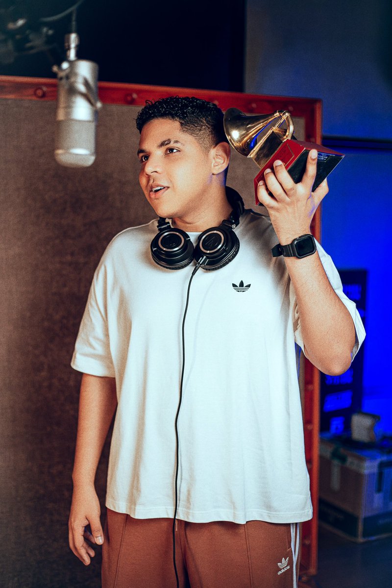 rolandvalgood's tweet photo. Alo? Que que? Que ya no es 1? Que ahora son 2? Ganamos Grammy con TA’ MALO @SilvestreFDC felicidad a 1000🏆🎉🫶🏽 https://t.co/XPLz4tJ03X