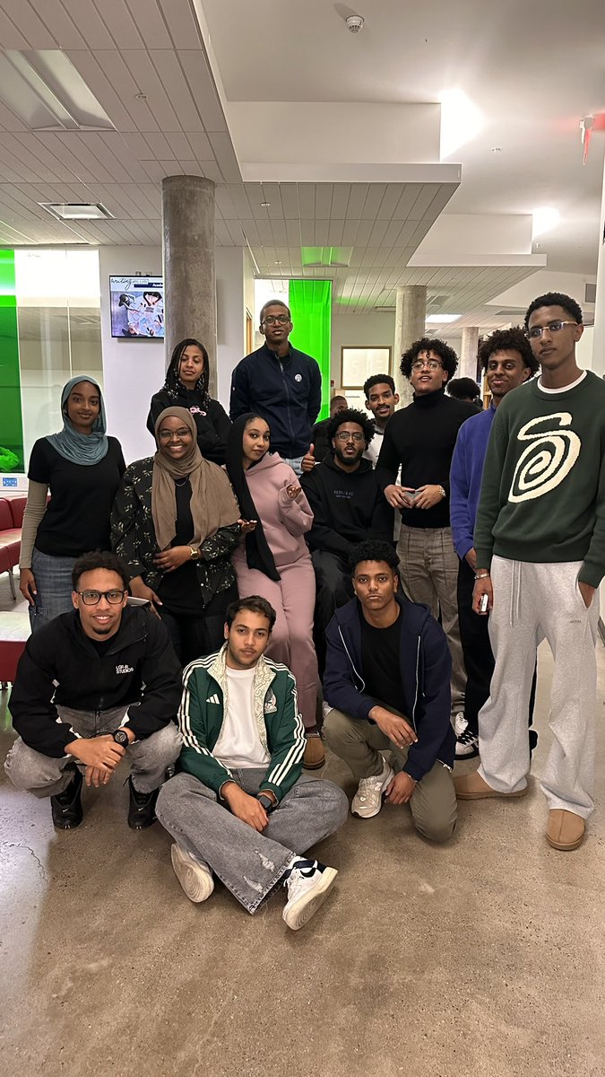Rayanalim_'s tweet photo. Another Successful event at the university of Toronto Sudanese students union- FIFA NIGHT got competitiveeee. Glad the Waterloo Sudanese students association showed up too. Here’s to continuing building community spaces 🎉 There might or might not be a collaborative event soon👀 https://t.co/wqz9Fd2wv3