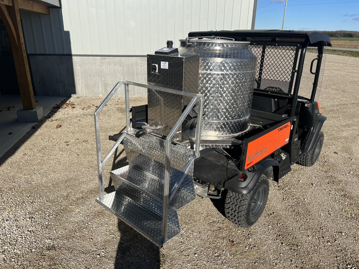 gerritsag's tweet photo. Set us this Milk taxi on a RTV for Los Dairy. https://t.co/3MLalEso6y