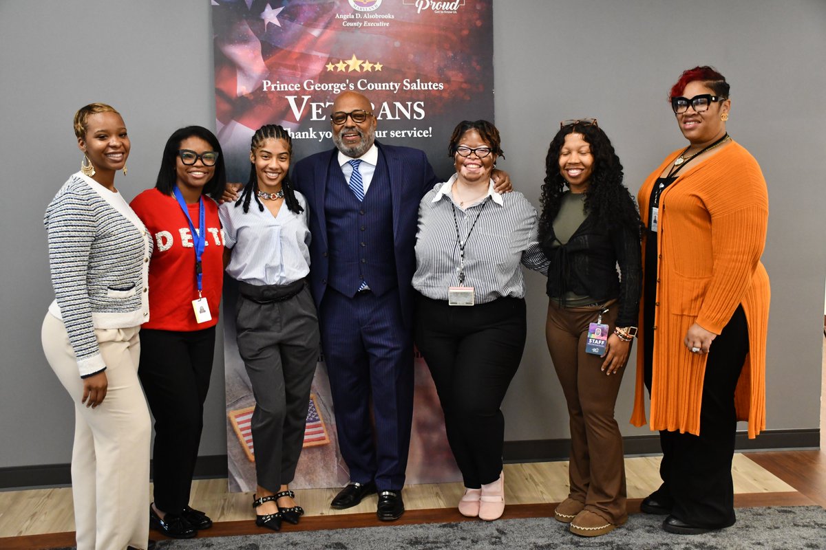 Earlier today I joined the County Executive's office in thanking Prince George's County's veterans. From the bottom of my heart, I thank each and every one of you for your bravery.

#PrinceGeorgesCounty
#PrinceGeorgescountymd
#princegeorgesproud