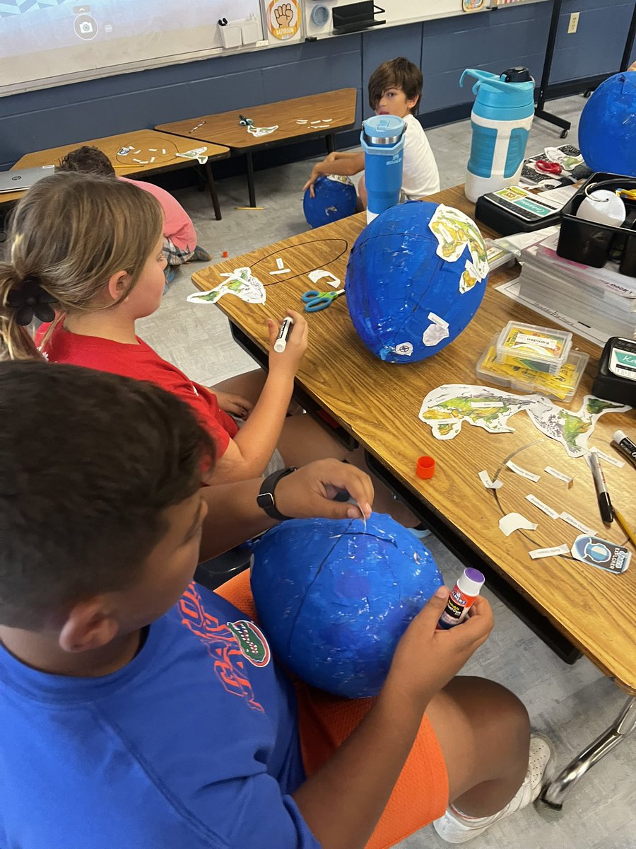 T3achWithM3's tweet photo. These world travelers created their globes today 🌎 

@LPEPanthers https://t.co/nLyNrlae42