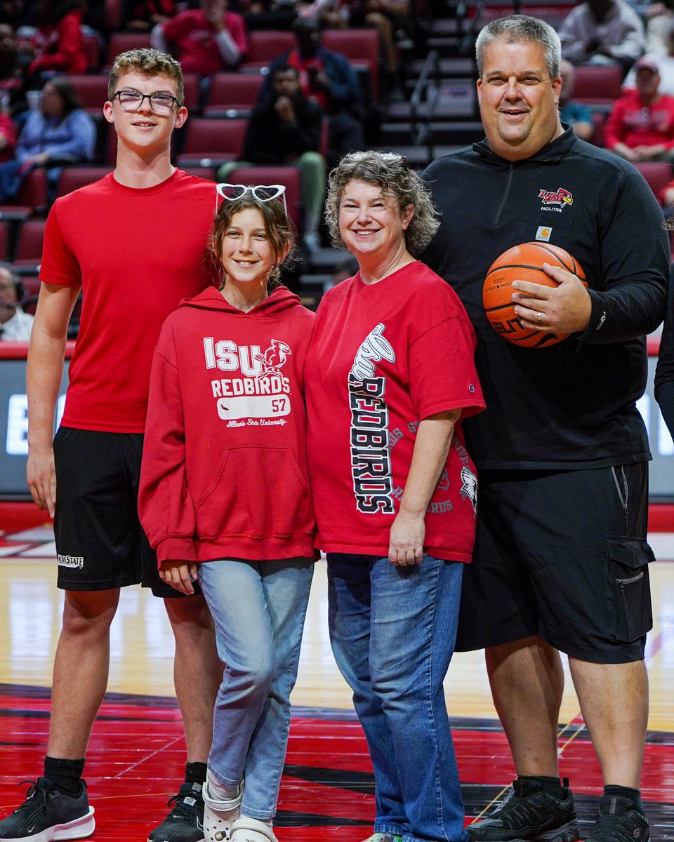 After more than 30 years serving Redbird Athletics, Assistant Auditorium Technical Director Dave Willert retired at the end of last month!

Thank you for your contributions to Illinois State over the last 3️⃣ decades, Dave! We wish you all the best in your retirement!

#RB4L