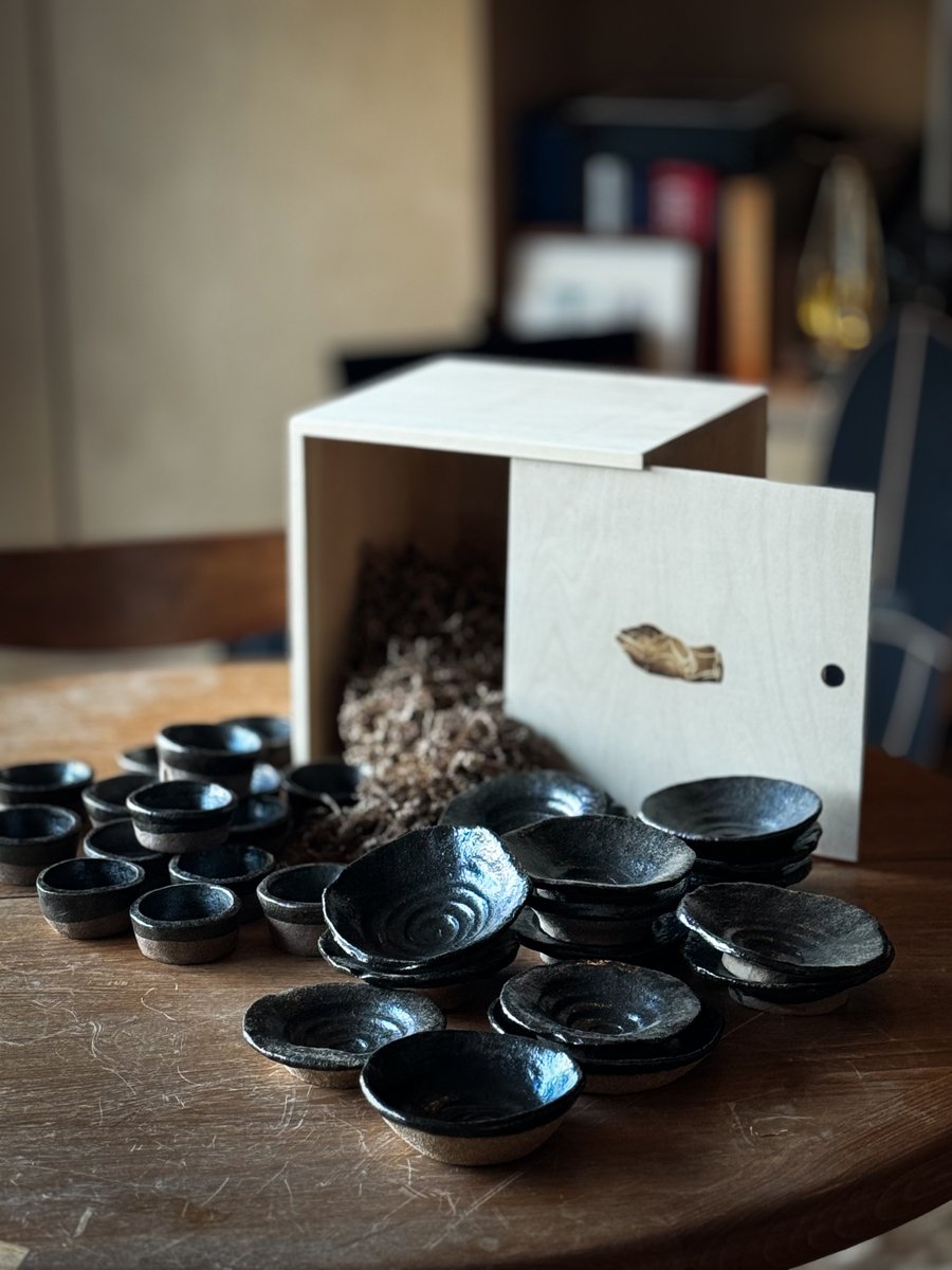 ZackSnyder's tweet image. Excited to ship out this custom order of my handmade plates and small bowls to Michelin Star restaurant Pasta|Bar. One of my favorites. Be sure to check them out pastabarencino.com.