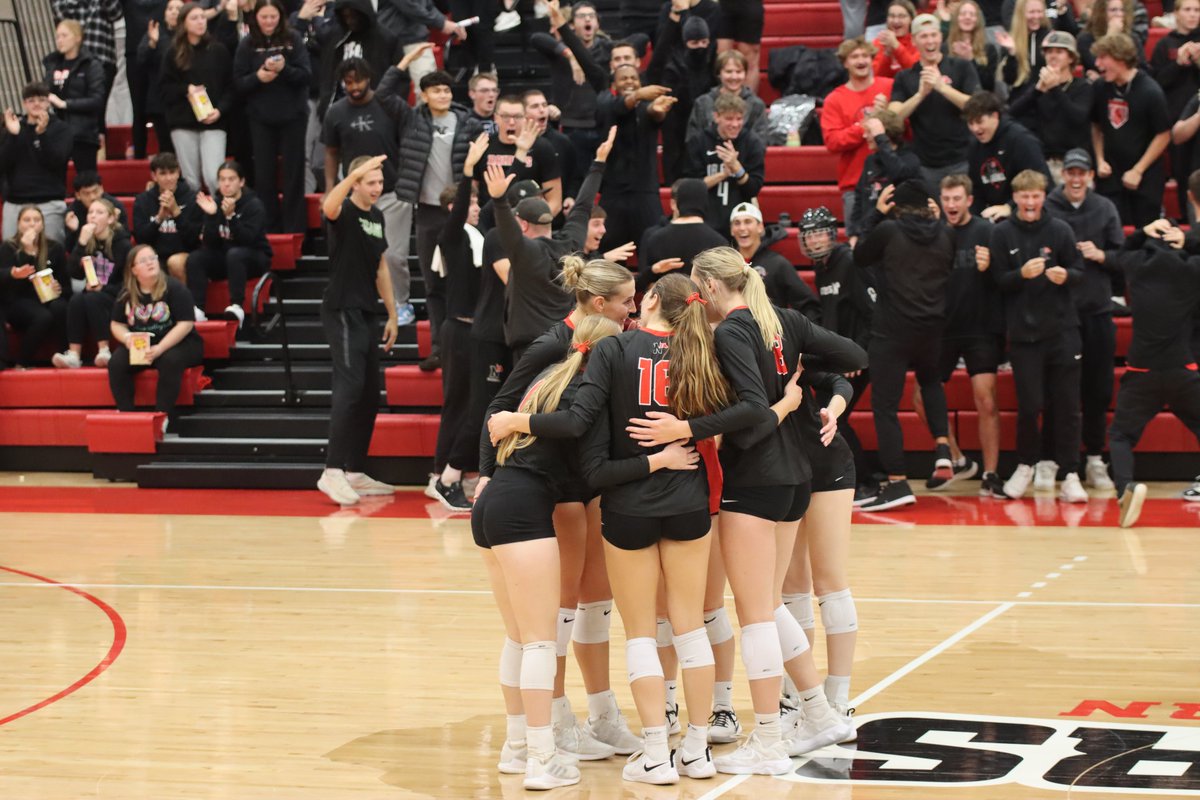 nwcraiders's tweet photo. 𝑷𝑶𝑺𝑻𝑺𝑬𝑨𝑺𝑶𝑵 𝑷𝑹𝑬𝑽𝑰𝑬𝑾 | GPAC Championship Rematch Set for Saturday Night

Saturday is a 𝓡𝓔𝓓 𝓢𝓔𝓐 🔴🌊 night!

📰: https://t.co/Qxr6SBlpXm

#RaidersStandOut | @NWCVolleyball https://t.co/AFINf63pRp