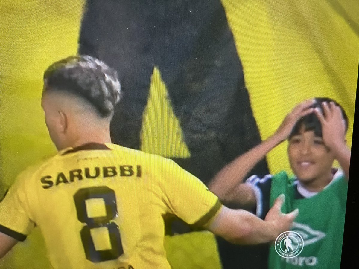 karsancap's tweet photo. Todos como el pibe!!! 
@OficialCAP https://t.co/zbNz2uDmPd