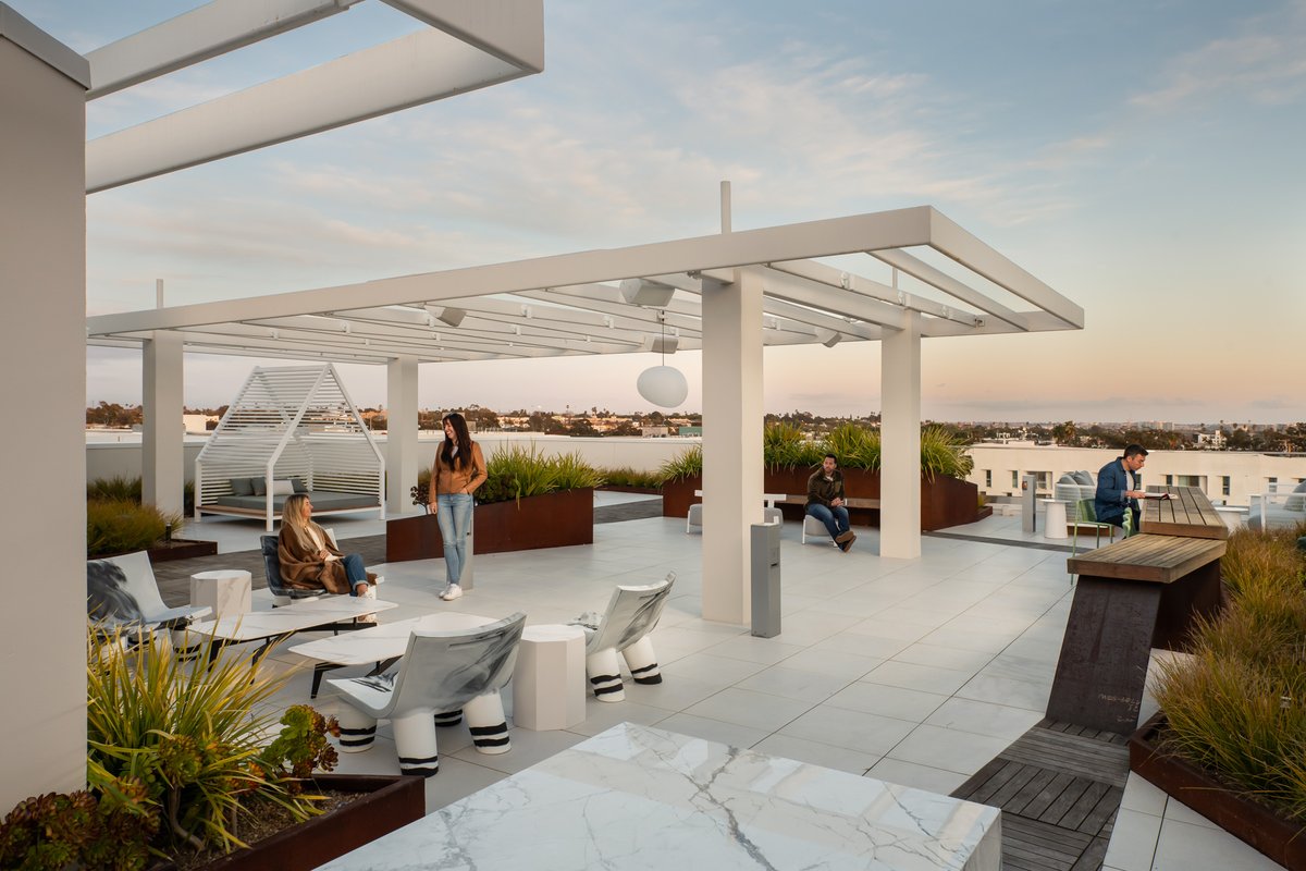 We're thrilled to share that 1550 Lincoln has received three awards! 

AIA|LA Merit Award
LABC Sustainability Award
WUF Citation Award

 Congrats to the entire project teams!

#DesignAwards #Sustainability #SantaMonica #KFAArchitecture