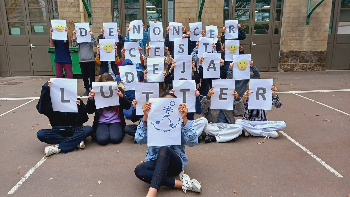 Pour la  journée #NAH , les é   ont dû reconstituer des slogans. Dvlpant ainsi   leurs CPS, ils  ont dû collaborer car ils étaient chronométrés. Temps  additionné par n• de classe, les meilleurs chronos  ont été réalisés par la Maison 2, é de 6ème2, 5ème2, 4ème2 et 3ème2.