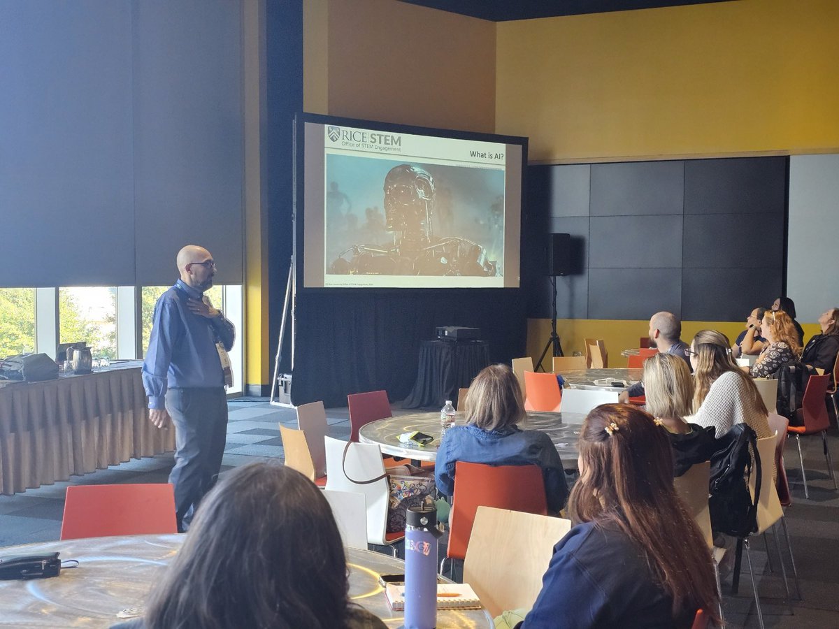 Great session at #STATCAST24 today! Love talking to teachers about AI.