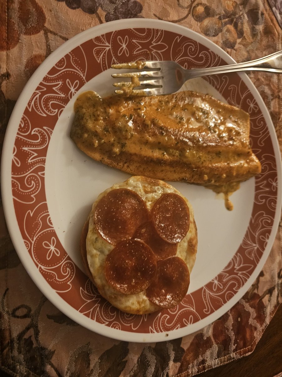 Started keto 2 weeks ago and down 11 pounds already.  Needed a side to my fish and found some random ingredients.  
#ketoisweird but it's working.