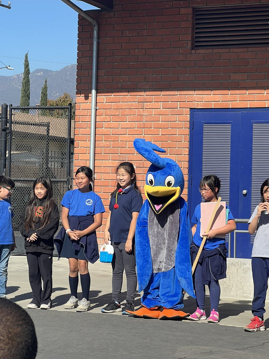 HalimStephaniee's tweet image. #roadrunnerroundup @caminogrove Thanks 4th Grade for showing us what it means to Begin with the End in Mind, Habit #2 @TheLeaderinMe @ReneeCostarella @ChiaClass @ArcadiaUnified @aefpres