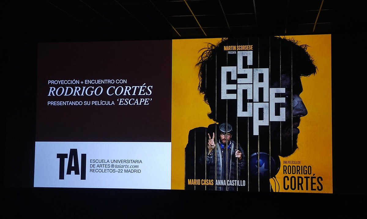 __SiP__'s tweet photo. Fui a ver #ESCAPE 🎬 y me  encontré de🎁 con una charla con el director.  Tras mucho halago y pregunta técnica del público de @escuelatai pensaba ¿Cómo sería esta misma proyección&amp;coloquio en una cárcel?¿Le gustaría a @rodrigocortes? ¿Le gustará la🍍en la pizza? #PreguntasRandom https://t.co/p229t2KhKv
