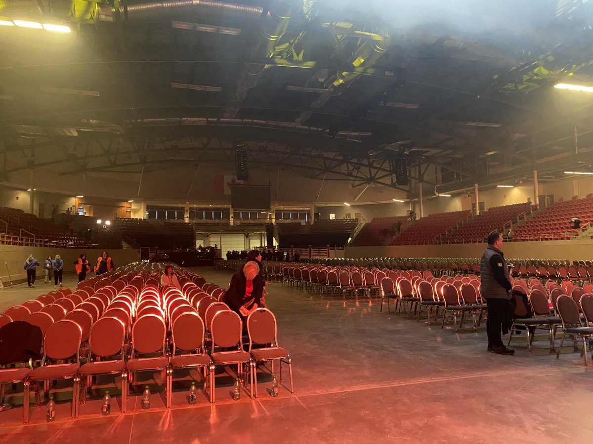 NicholasSimons's tweet image. I’m moving over to the arena next door. …link in bio. It’s not as crowded there yet, but it’s starting to fill up -and so far most of the people are pretty nice.