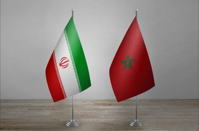 Bihi_007's tweet photo. ذباب #السعودية وأذيالها الاعلامية منذ يومين وهي تروج لزيارة مفترضة لمسؤول أمني #إيراني للمغرب بوساطة سعودية عمانية، فما الامر؟

غالبا ما يخفي الامر شيئا واحدا، أن #السعودية فقدت مفعول تصالحها مع #ايران بوساطة صينية في فترة إدارة #بايدن للضغط على #أمريكا، ولكن 7 أكتوبر أفسد المسار

وهي الآن تحتاج ورقة ضغط جديدة تفاوض بها إدارة #ترامب، وتلك الورقة هي أنها قادرة على مصالحة كل "العرب" مع #إيران في حال لم تلبي لها #أمريكا طلبها في الحصول على التكنلوجيا النووية

من يروج لهذا الخبر، فهو يجعل من #المغرب سلعة يتاجر بها البعض لتحقيق أهدافهم الاستراتيجية، ولا يهم إن تضررت مصالح #المغرب مع الادارة الامريكية الجديدة المعادية ل #إيران

 ف #المغرب الذي لا مصلحة له في علاقة تجارية او استثمارية أو إنسانية مع #إيران، يريد أن يجعل من الاربع سنوات القادمة فرصة لتنزيل الاعتراف الامريكي بمغربية الصحراء وجذب استثماراتها، وليس مناسبة لافتعال ازمة مع #أمريكا بسبب #ايران من اجل عيون #السعودية 
#المغرب_أولا