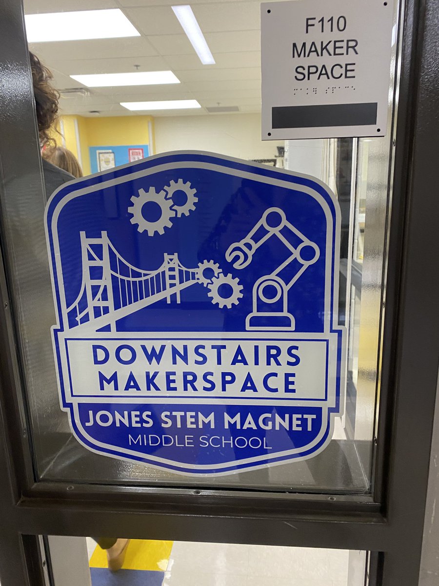 Laura Mackay tweet media