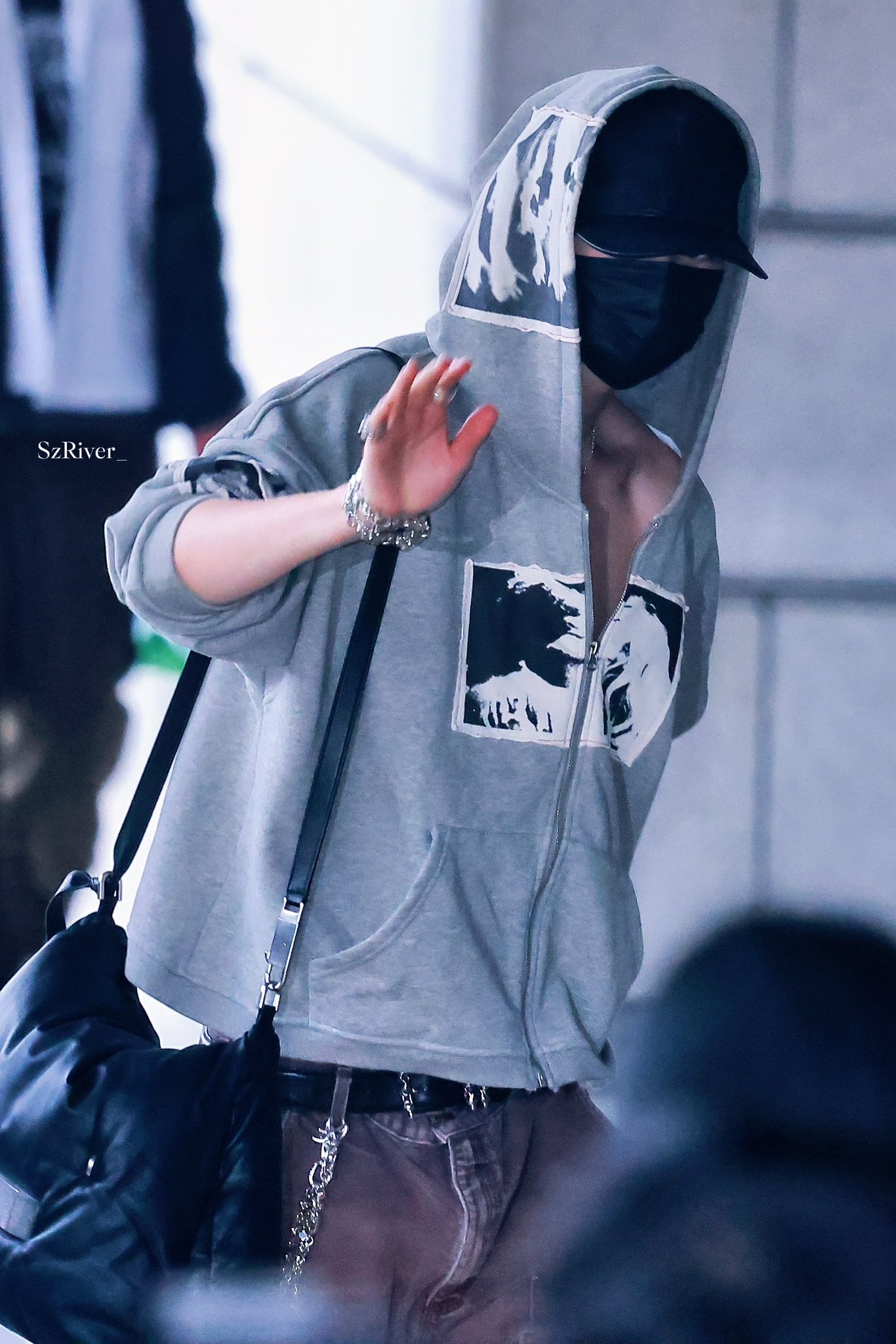 【bastard】PUNK PRINT APPLIQUE HOODIE ニキ着用 bastard PUNK PRINT APPLIQUE HOODIEニキ着用 - メルカリ