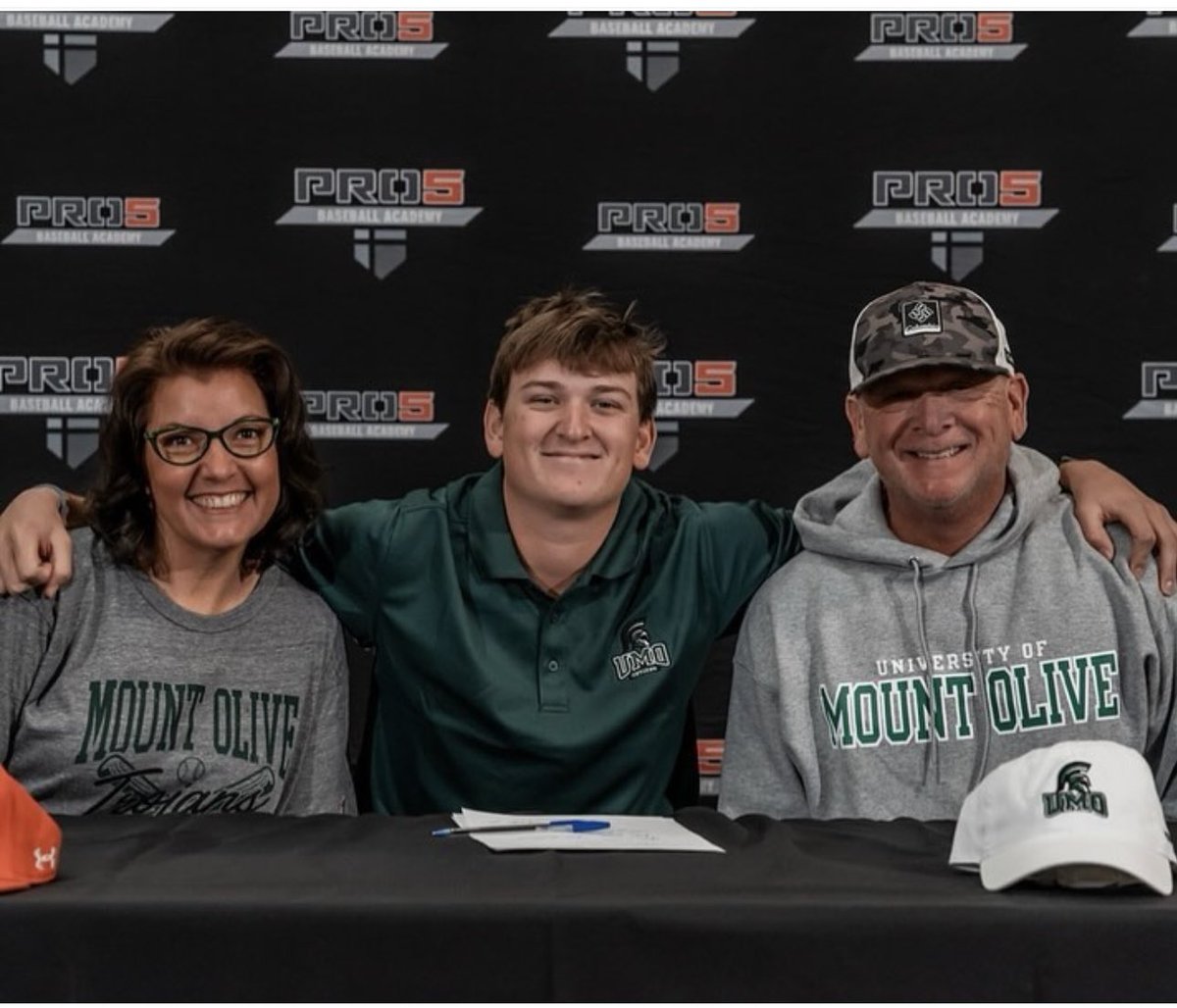 👨🏼‍🎓 #ALUM 👨🏼‍🎓 Looking good, <a href="/TannerF79199134/">Tanner Ferguson</a>! Mount Olive got a stud.