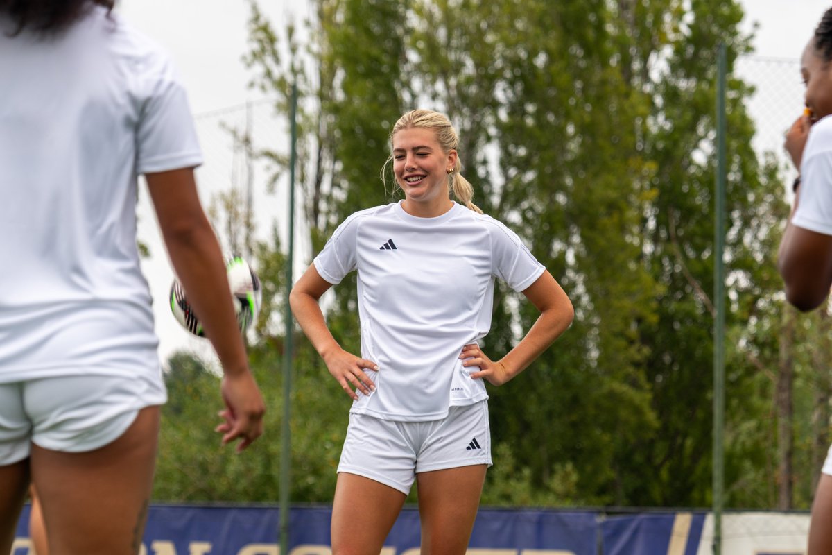 UW_WSoccer's tweet photo. Thankful for this exciting opportunity with @adidasfootball 🙌

Proud to live the 3-Stripe life! https://t.co/KB158XDbuA