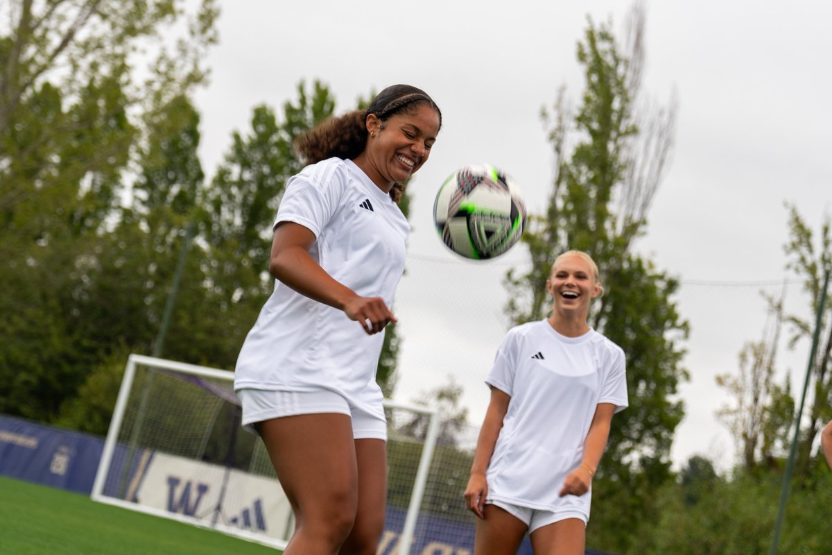 UW_WSoccer's tweet photo. Thankful for this exciting opportunity with @adidasfootball 🙌

Proud to live the 3-Stripe life! https://t.co/KB158XDbuA