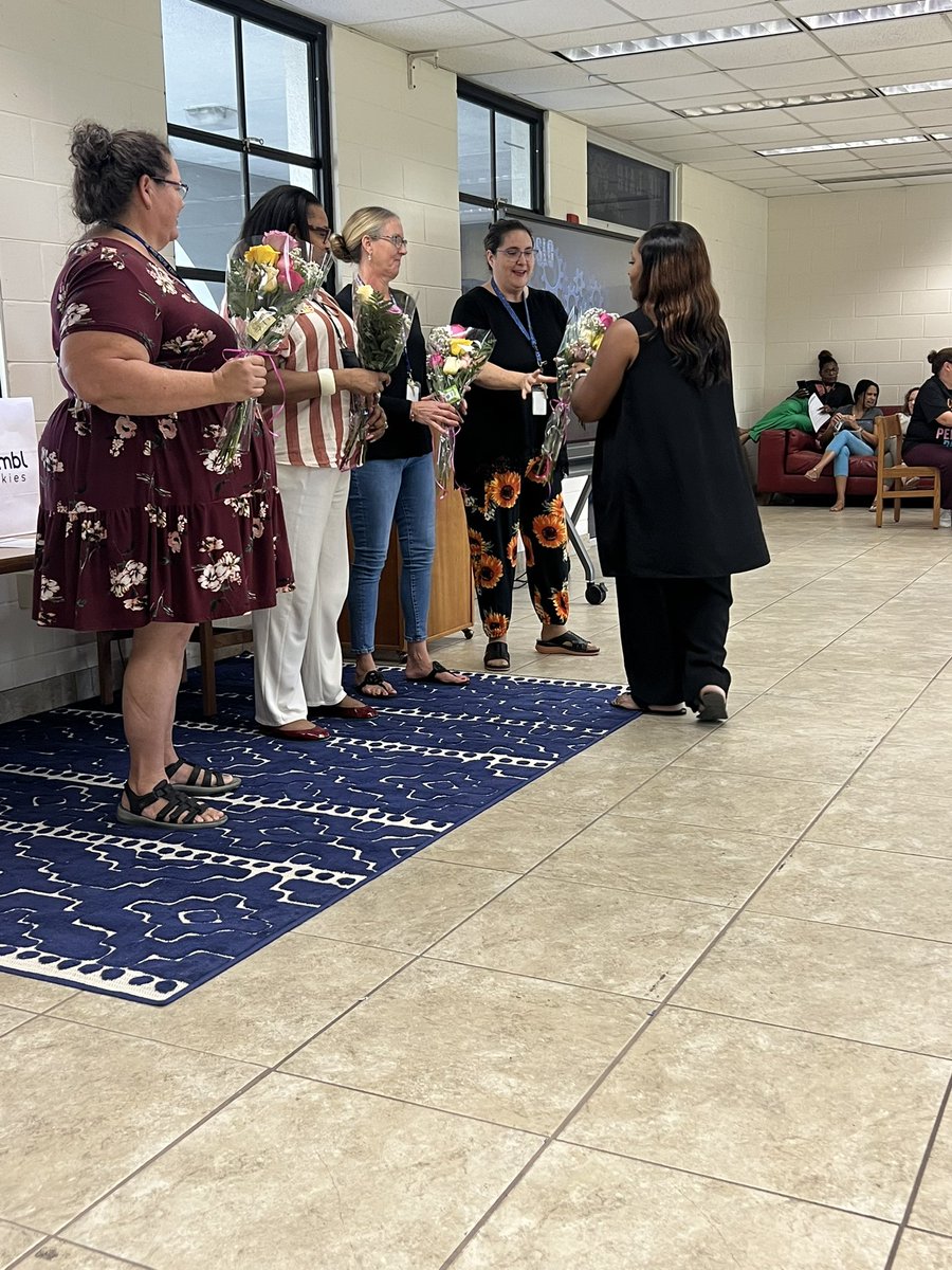 OMS_Connected's tweet image. We are grateful for your contributions to planning, executing, and monitoring students during our recent dance event last Friday; your dedication and hard work did not go unappreciated.
#clawingourwaytoana #wildcatfam @IRCSchools @CristenM_PIO