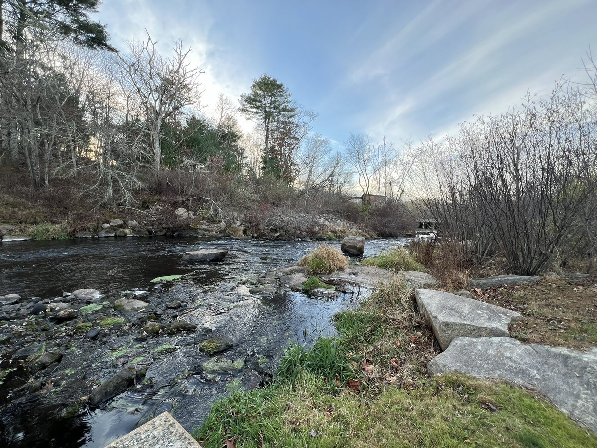 H2O_Soni's tweet image. Thanks to @NOAA restoration scientist Jim Turek for giving us a tour &amp;amp; primer on dams, fish passage  &amp;amp; dam removals. #Thursday #fieldfun pictures from my class. We visited Shannock hill, horseshoe dam &amp;amp; Kenyon Mill dam sites.
@universityofri @uricels @URI_GEO #PradhanangLab