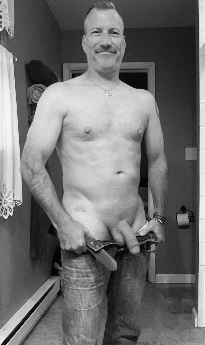naughtynick0688's tweet photo. #ItsGettingHotInHere #SoTakeOffALLYourClothes #ImGonnaTakeMyClothesOff
#LetItHangALLOut 
#thirstythursday https://t.co/3QXdNdUZ8S