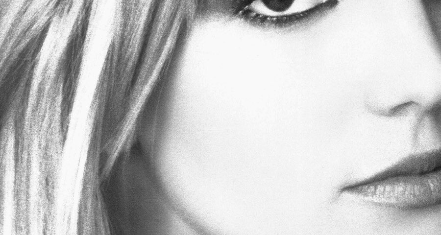 The official version of the book "The Woman in Me" has been released in Russia

🔗: britneyspearsmedia.ru/the-official-v…