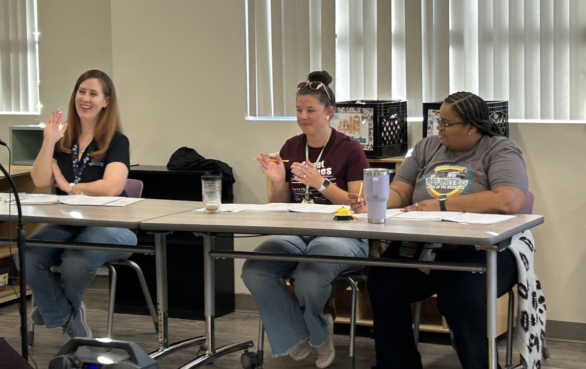 MathCounts123's tweet image. So thankful for these ladies! They helped make the @BPE_Broncos spelling bee a success!