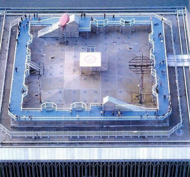 911Homepage's tweet photo. Multiple pictures of the South Tower observation deck https://t.co/ZCzrBVEPHp