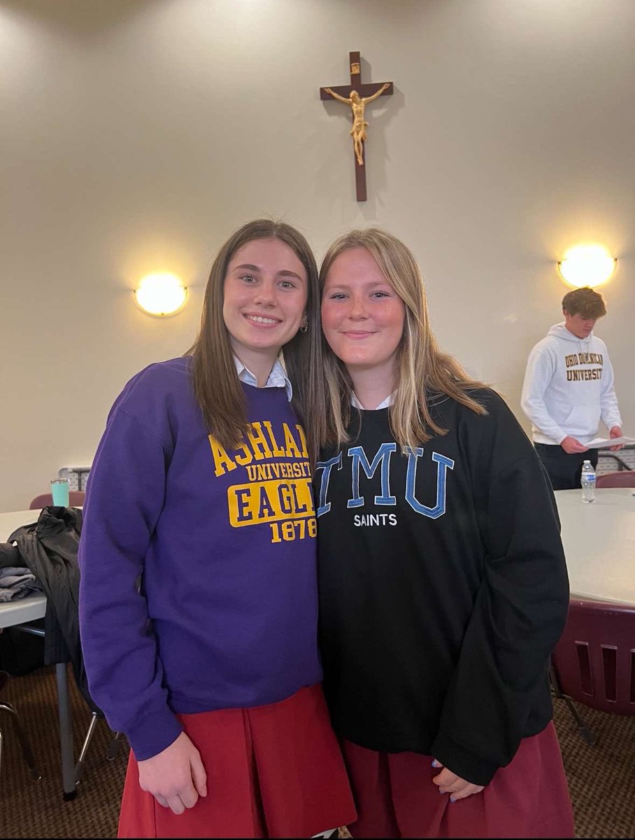 So excited to officially be an eagle (again) 💜💛 Couldn’t have done it without all of these people!