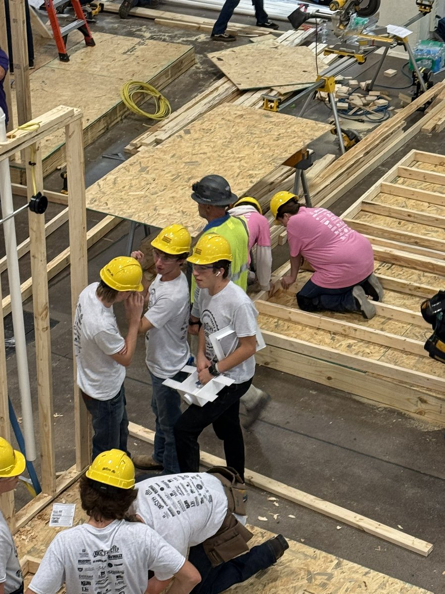 FHSconstruction tweet media