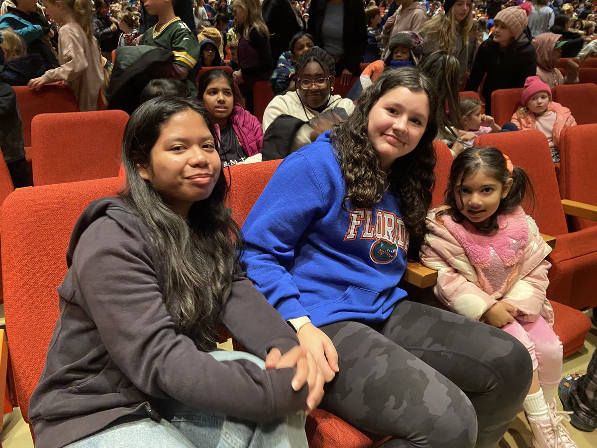 Miss.Elliott tweet media