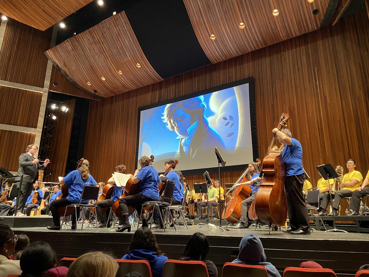 Miss.Elliott tweet media